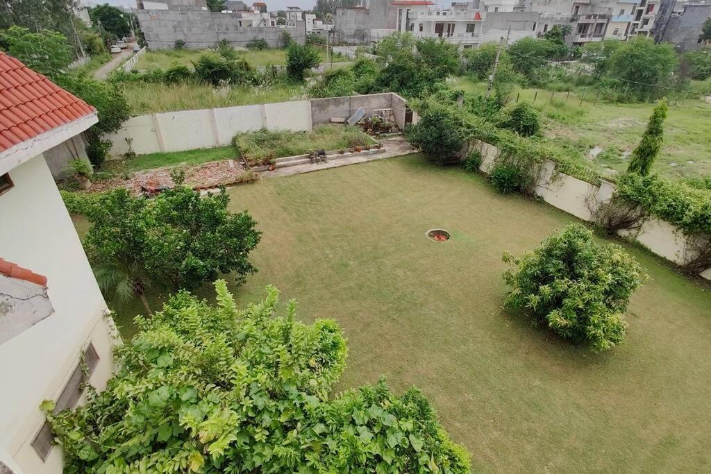 Basti House - Boutique Homestay ラクナウ エクステリア 写真