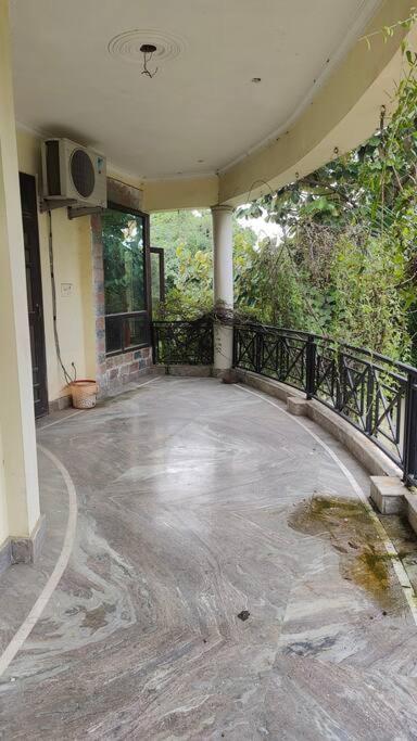 Basti House - Boutique Homestay ラクナウ エクステリア 写真